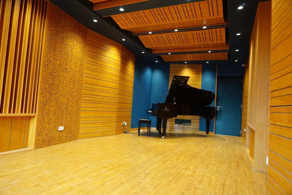 Nghệ sĩ piano Nguyễn Thế Vinh
